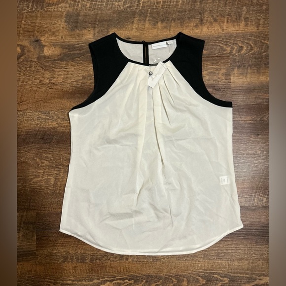 New York & Company Tank Top Small White & Black Sleeveless Keyhole Size M NWT - Picture 2 of 4